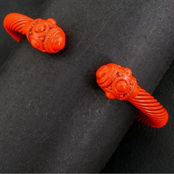 Enamel coated metal bracelet - Picture 2 of 2